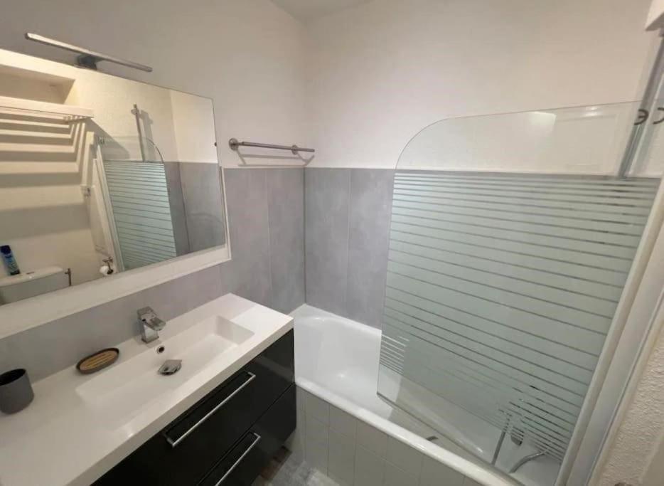 Appartement Port De Hyeres 4 Personnes Экстерьер фото