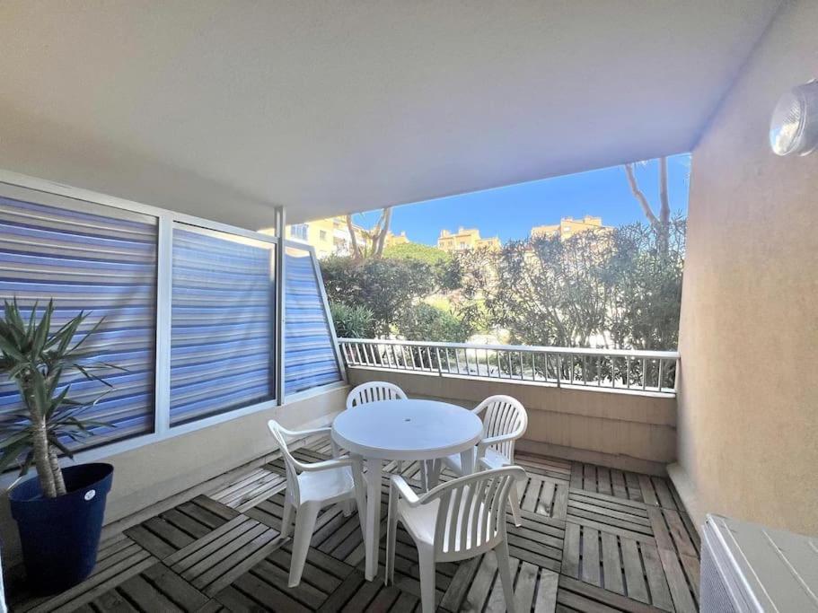 Appartement Port De Hyeres 4 Personnes Экстерьер фото