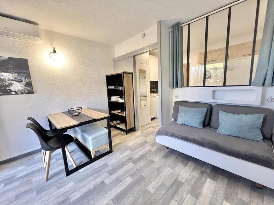 Appartement Port De Hyeres 4 Personnes Экстерьер фото